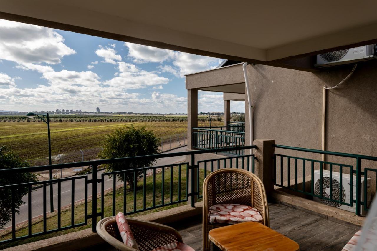 Nes Ammim Hotel Екстериор снимка