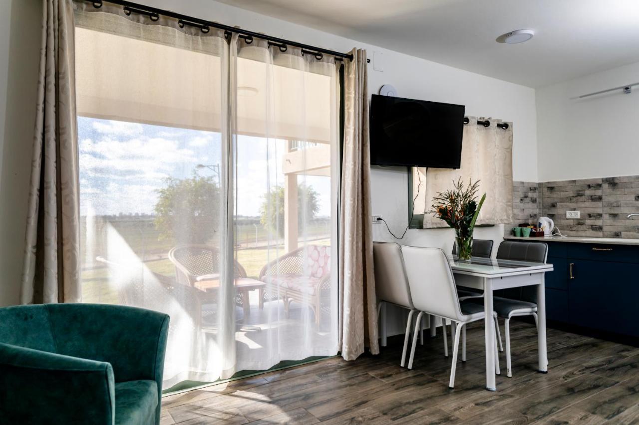 Nes Ammim Hotel Екстериор снимка